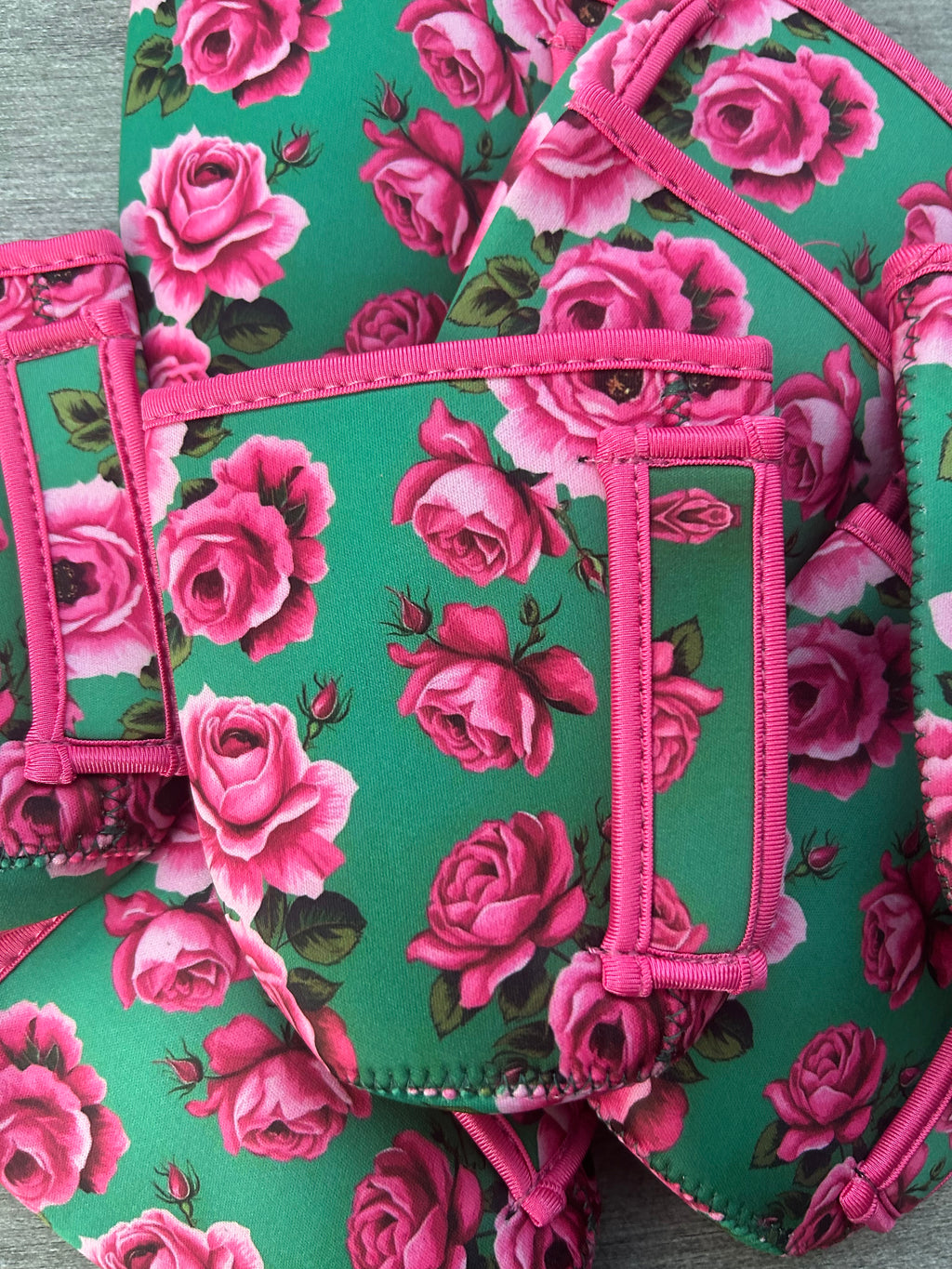 La Vie En Rose Cup Cuddler