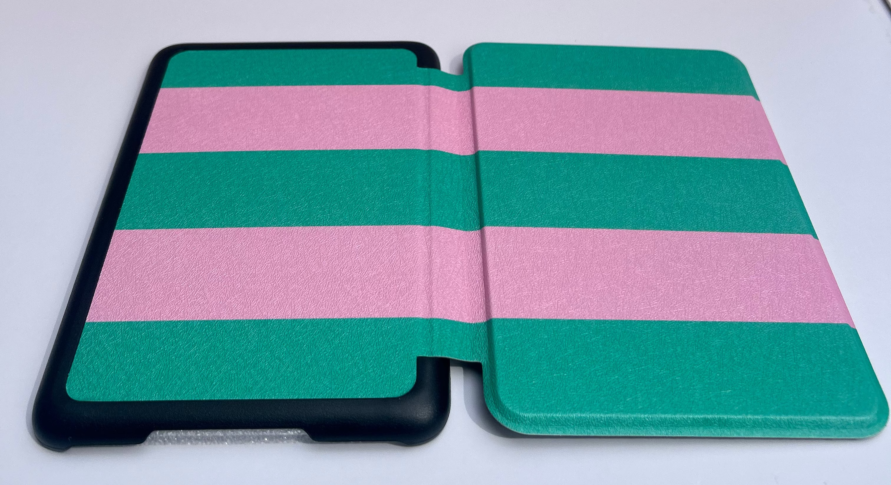 Pink Goes Good With Green Kindle Case